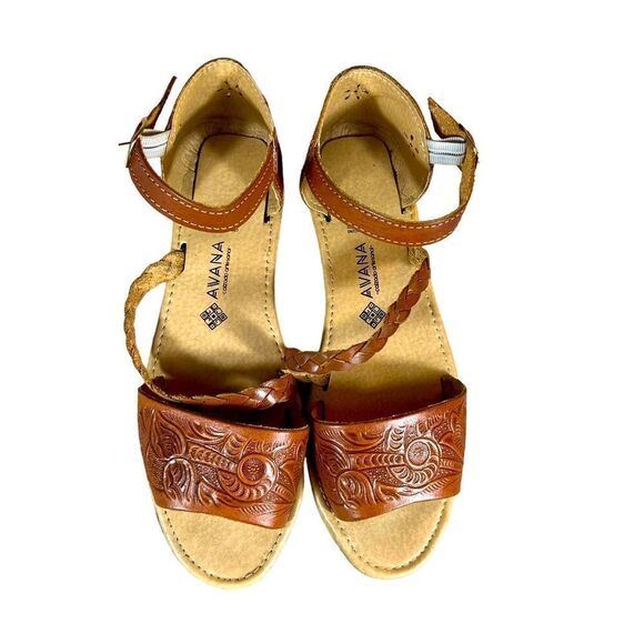 Mexican Leather Hand Tooled Flat Sandals - Picture 2 of 10